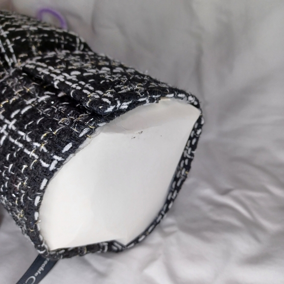 Kuromi Plush Bouquet with Flowers - Picture 7 of 8